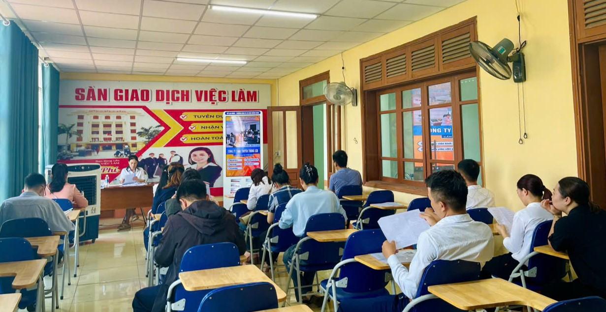 Năm 2025, Trung tâm Dịch vụ việc làm tổ chức 53 phiên giao dịch việc làm