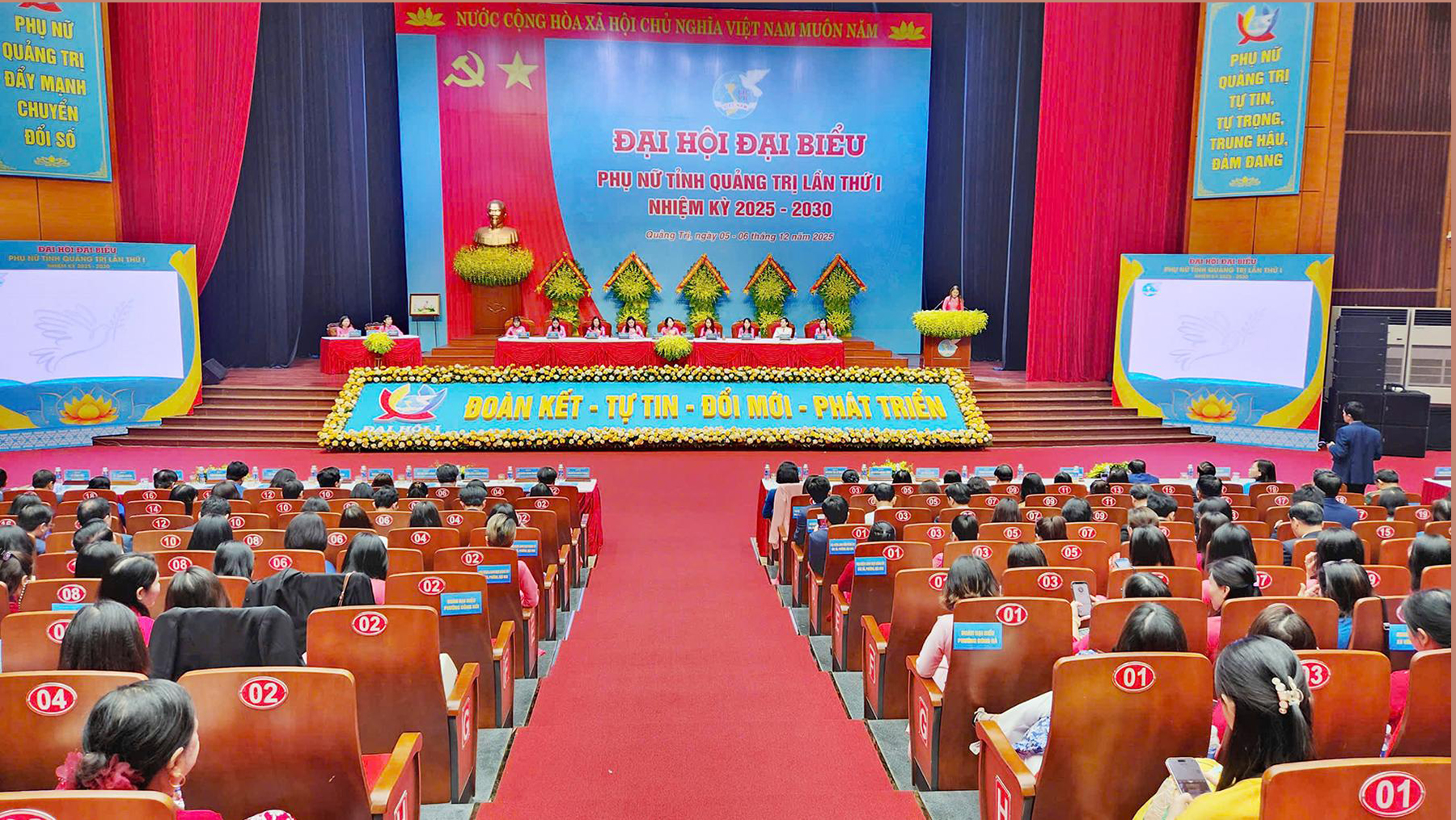 (TIN ẢNH) Hội LHPN tỉnh: Phấn đấu vì hạnh phúc và tiến bộ của phụ nữ, vì bình đẳng giới, góp phần xây dựng tỉnh Quảng Trị phồn vinh, văn minh, hạnh phúc