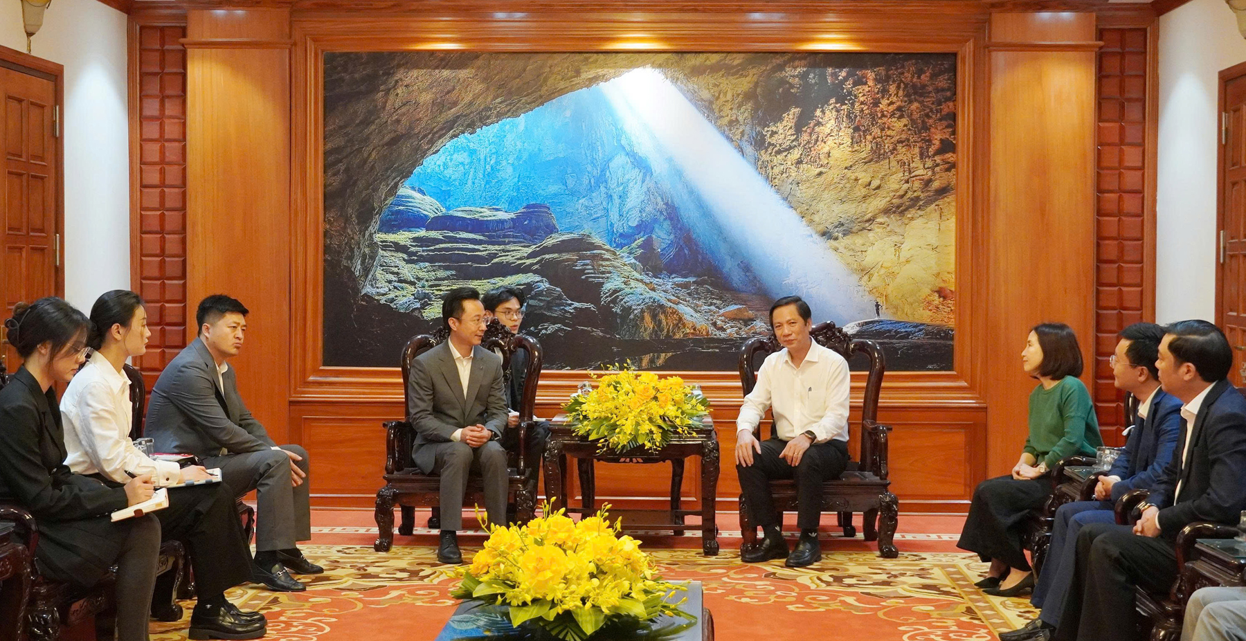 Phó Chủ tịch Thường trực UBND tỉnh Hoàng Nam tiếp đoàn công tác của Tập đoàn Xây dựng Thái Bình Dương