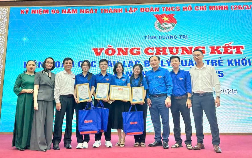 Nữ giáo viên Quảng Trị nỗ lực học tập, tu dưỡng theo tấm gương Bác Hồ